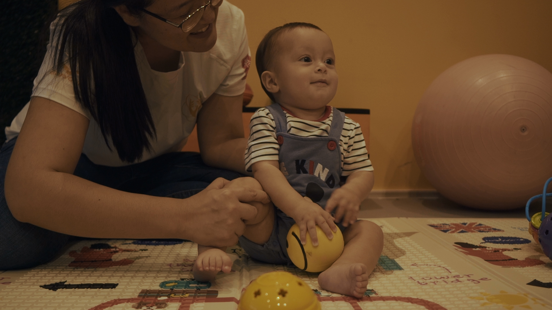 Fisioterapia pediátrica e desenvolvimento motor na Clínica Mokusô